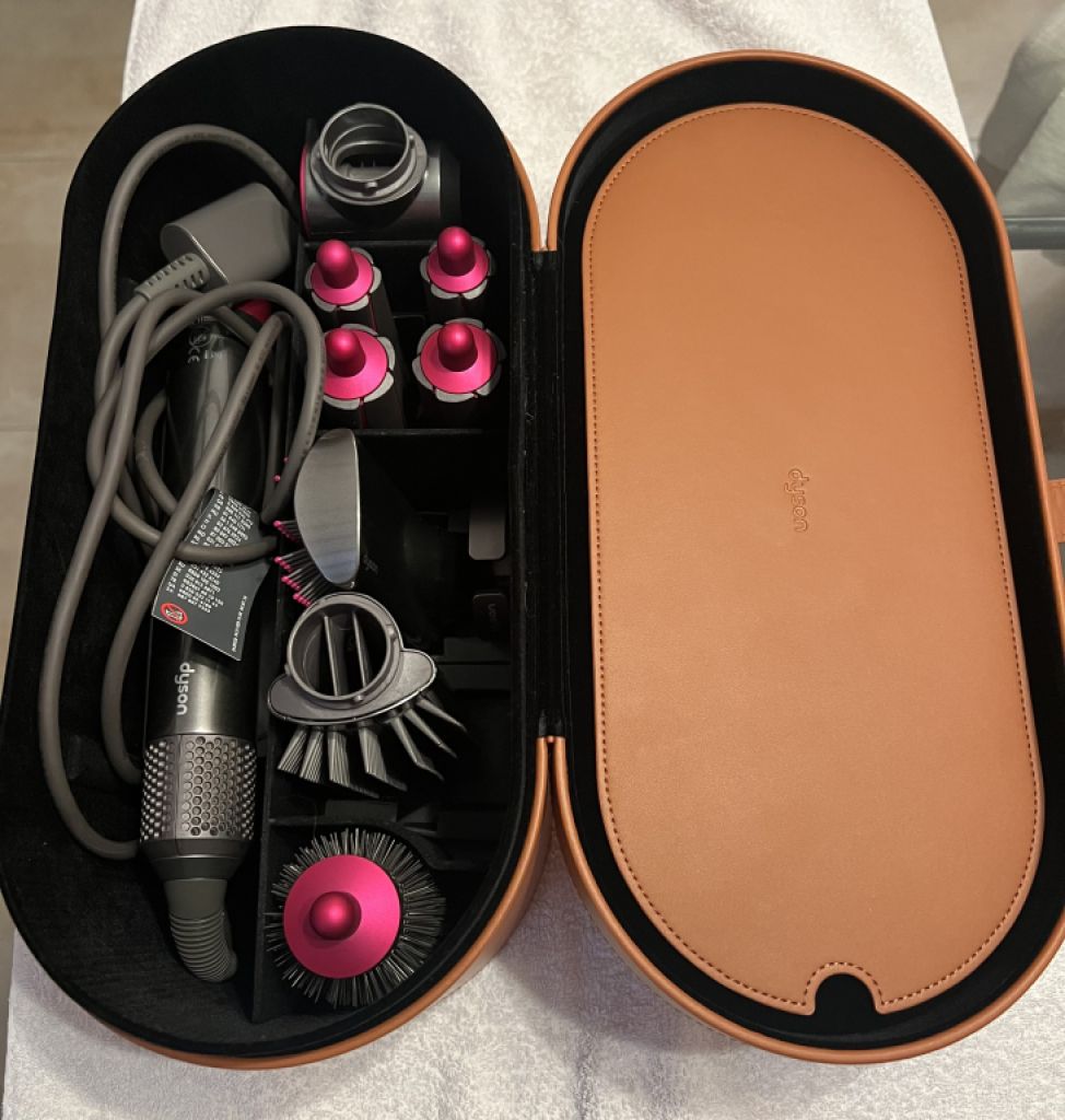 Set de peinado:  DYSON Airwrap