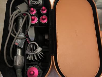 Set de peinado:  DYSON Airwrap