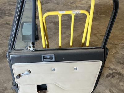 Für einen Jeep Wrangler YJ, Hardtop und Stahltüren (Re +Li)