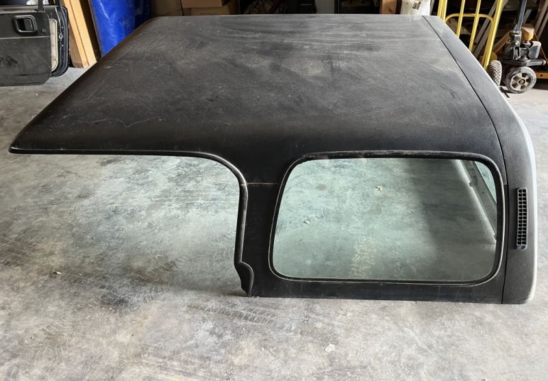 Für einen Jeep Wrangler YJ, Hardtop und Stahltüren (Re +Li)