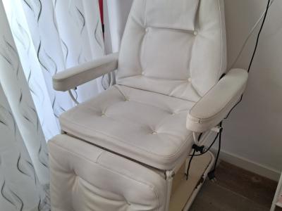 Foot care chair / Cosmetic chair