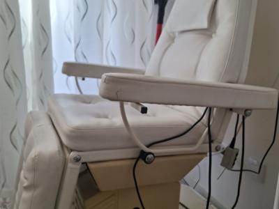 Foot care chair / Cosmetic chair