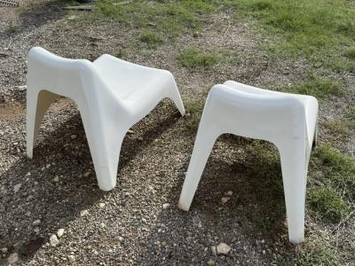 Gartenliegestühle (2 Stück im Set) im Lounge-Stil günstig zu verkaufen / fest, abwaschbar