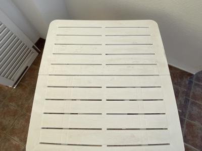 Rectangular plastic garden table white