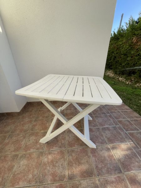 Rectangular plastic garden table white
