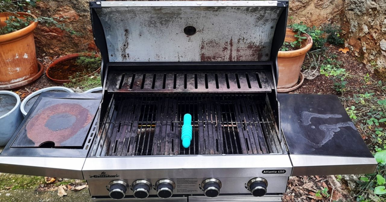 Butane gas grill