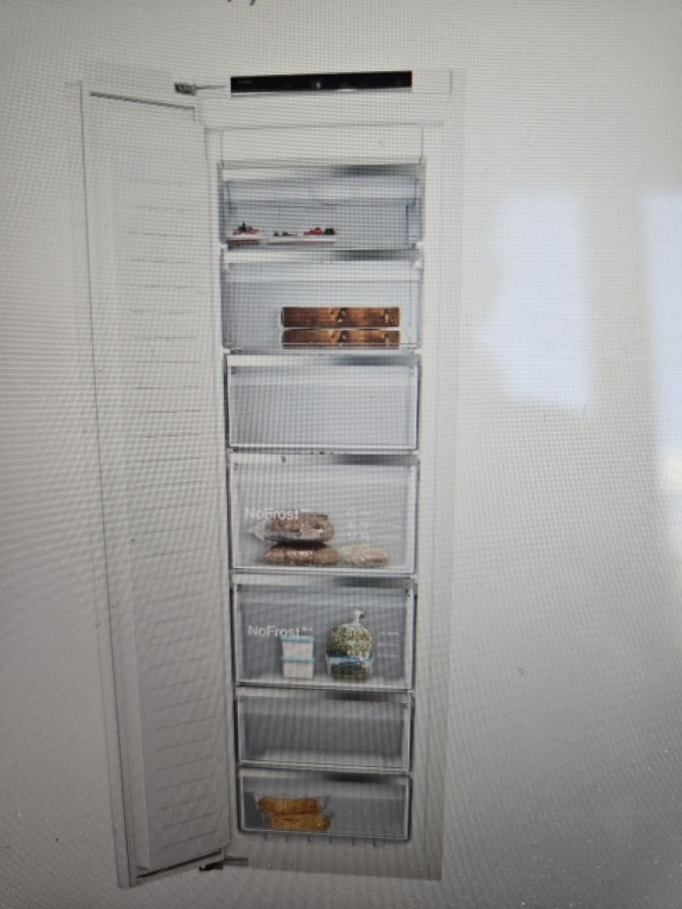 Congelador, totalmente integrado Siemens iQ500 GI81NACF0, 177,2/178,8 x56/ 57 x 55cm, 213L, NoFrost