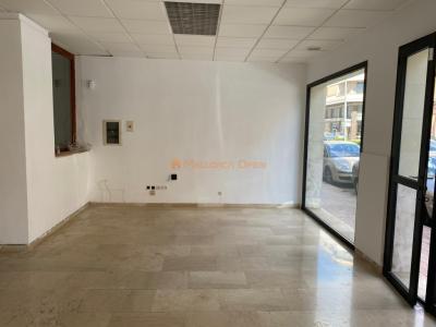 Local comercial en esquina – Avenida del Torrent, Manacor