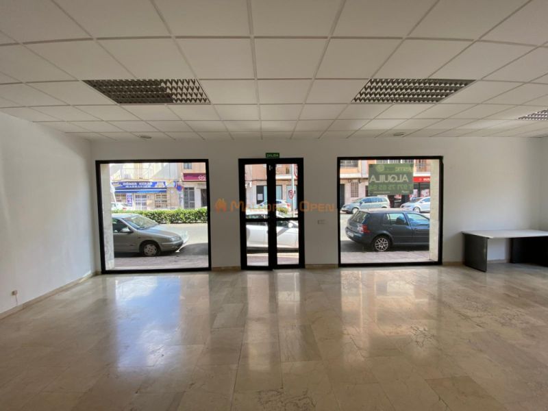 Local comercial en esquina – Avenida del Torrent, Manacor