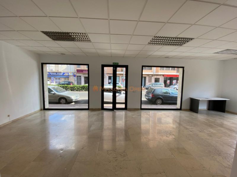 Local comercial en esquina – Avenida del Torrent, Manacor