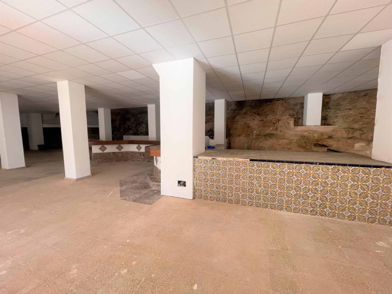 Local en venta en paseo d'es Port.