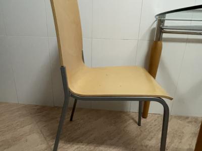 Mesa de comedor de cristal con 3 sillas