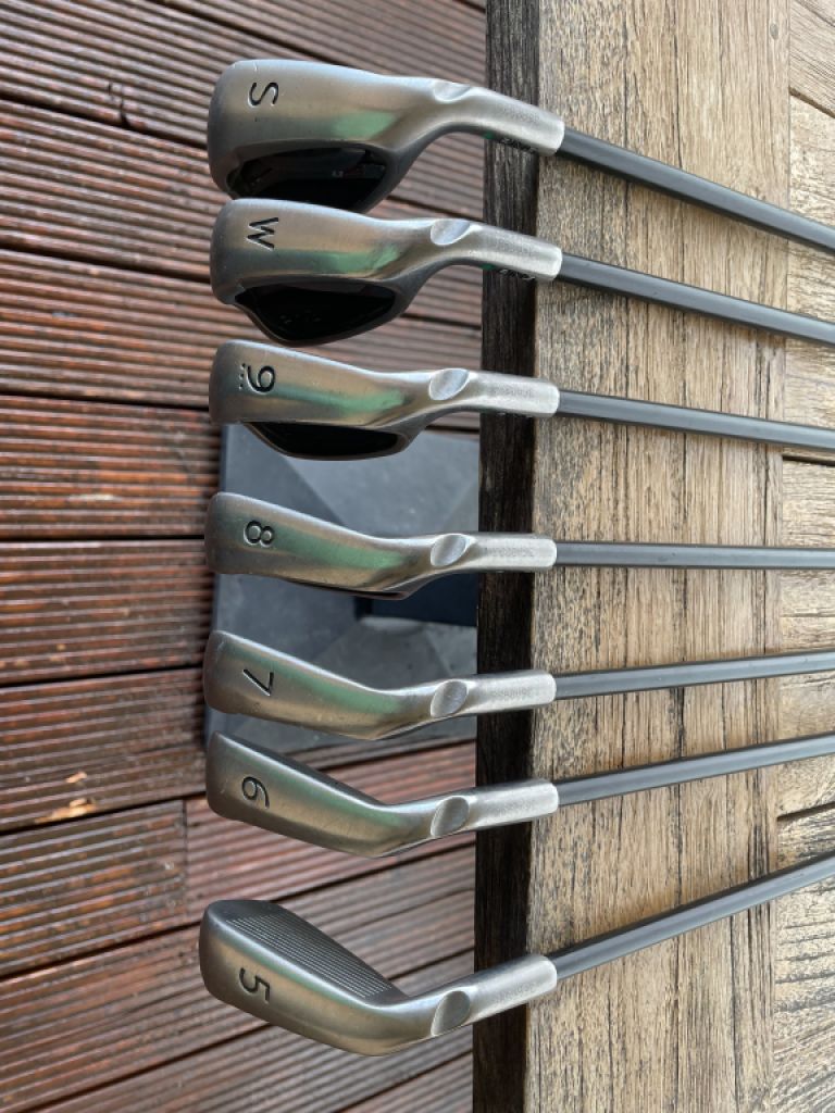 Golf Mallorca: Eisensatz PING G25 5 - 9, PW, SW Graphitschaft