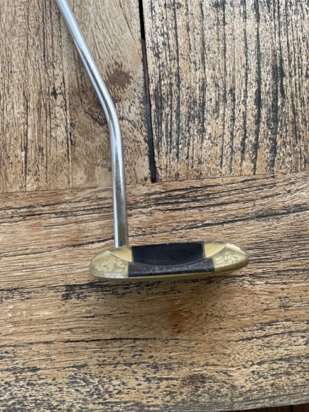 Golf Mallorca: Putter Komperdell Ebony-Brass Longitud 35''
