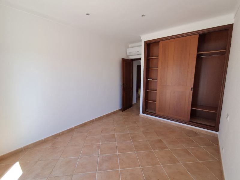 Gran finca con 4 - 5 dormitorios, estudio independiente, calefacción, piscina cerca de Calonge - Cala Dor - F 10