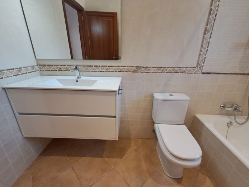 Gran finca con 4 - 5 dormitorios, estudio independiente, calefacción, piscina cerca de Calonge - Cala Dor - F 10