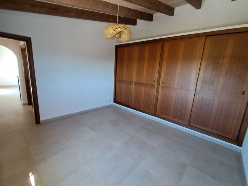 Gran finca con 4 - 5 dormitorios, estudio independiente, calefacción, piscina cerca de Calonge - Cala Dor - F 10