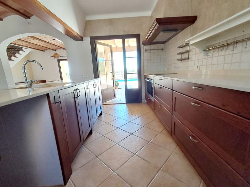 Gran finca con 4 - 5 dormitorios, estudio independiente, calefacción, piscina cerca de Calonge - Cala Dor - F 10