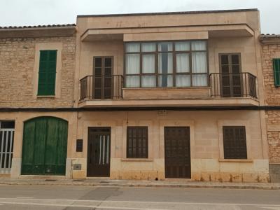 Grosse und teilmöblierte Wohnung mit überdachter Terrasse in Santanyi --- AP 64