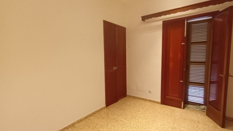 Grosse und teilmöblierte Wohnung mit überdachter Terrasse in Santanyi --- AP 64