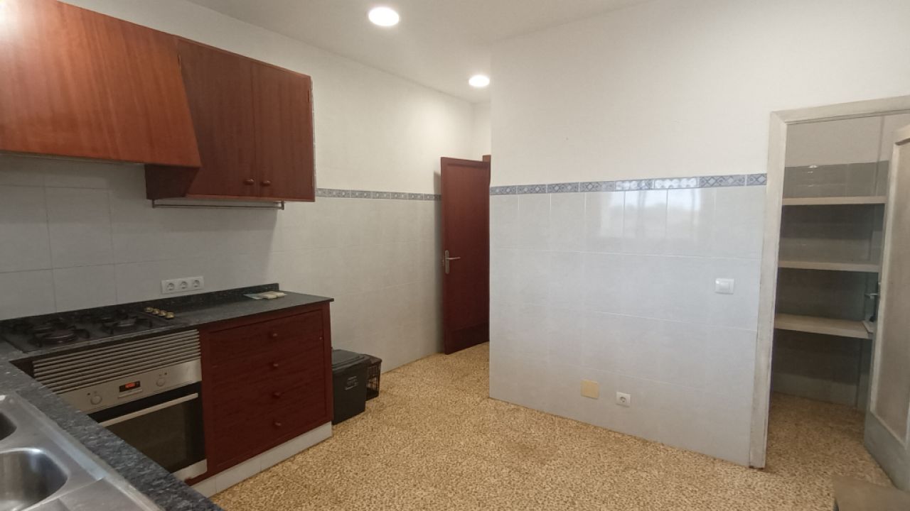 Grosse und teilmöblierte Wohnung mit überdachter Terrasse in Santanyi --- AP 64