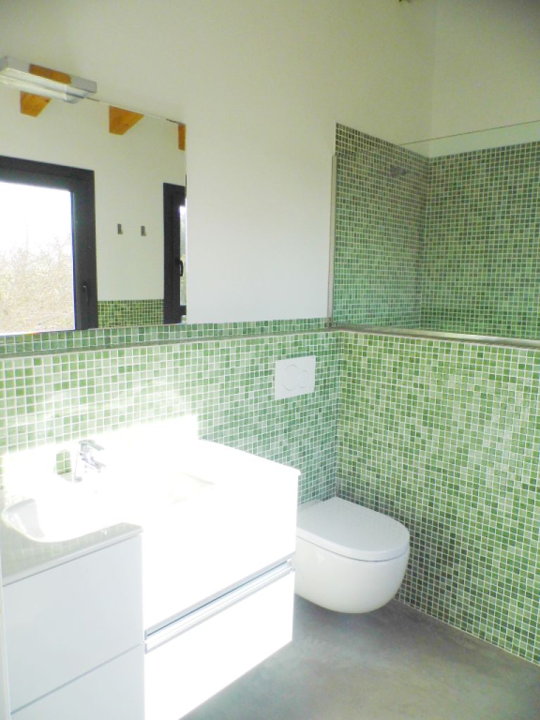 Finca grande y sin amueblar con 2 unidades de septiembre y piscina cerca de Felanitx-Campos --- F 46