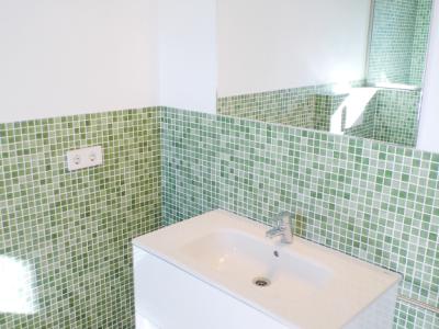 Finca grande y sin amueblar con 2 unidades de septiembre y piscina cerca de Felanitx-Campos --- F 46