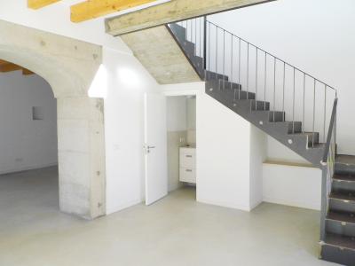 Finca grande y sin amueblar con 2 unidades de septiembre y piscina cerca de Felanitx-Campos --- F 46