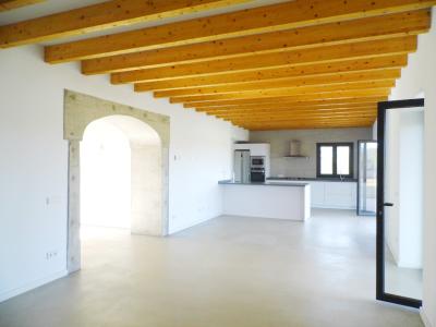 Finca grande y sin amueblar con 2 unidades de septiembre y piscina cerca de Felanitx-Campos --- F 46