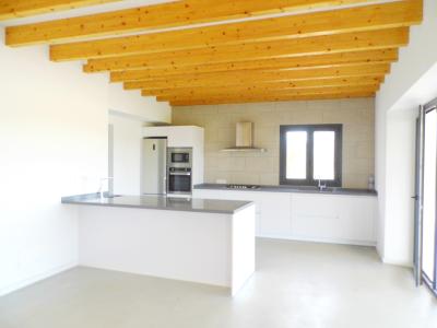 Finca grande y sin amueblar con 2 unidades de septiembre y piscina cerca de Felanitx-Campos --- F 46