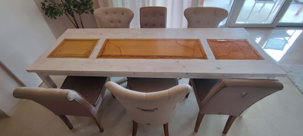 Großer Esstisch in Handarbeit gefertigt/echtes Holz inkl. 6x Riviera Maison Esstühle