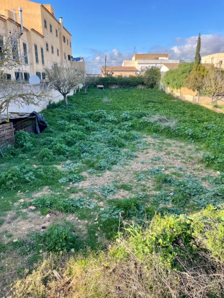 Grosses, städtisches Grundstück mit 2 Zugängen in Cas Concos -- S 03 VK