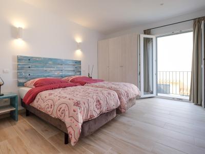 Großzügiges Reihenhaus mit Pool und Dachterrasse in SIllot