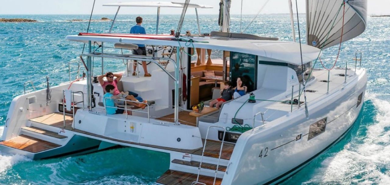 Gutgehende Segelschule auf Mallorca abzugeben.