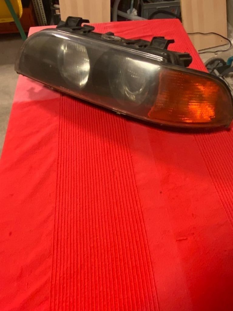 Faros halógenos BMW 530