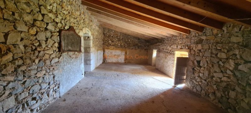 Haus zum Verkauf in einer sehr ruhigen Gegend 4 km von Sant Llorenç entfernt