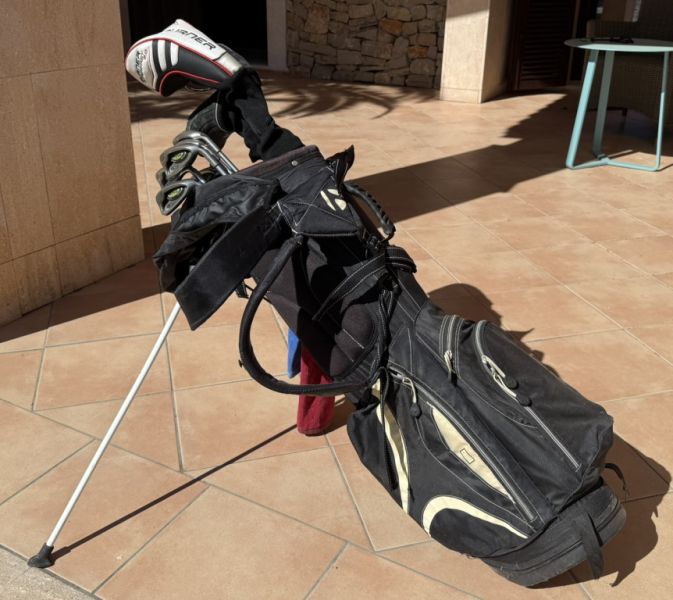 Herren-Golftasche mit komplettem Schlägersatz inkl. diverse Driver