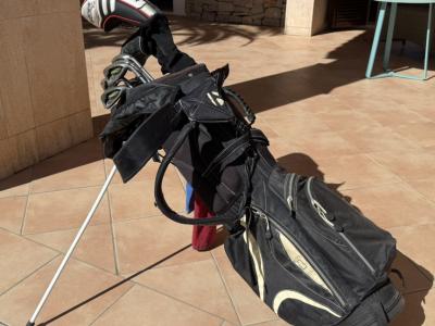 Herren-Golftasche mit komplettem Schlägersatz inkl. diverse Driver