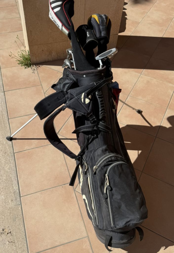 Herren-Golftasche mit komplettem Schlägersatz inkl. diverse Driver