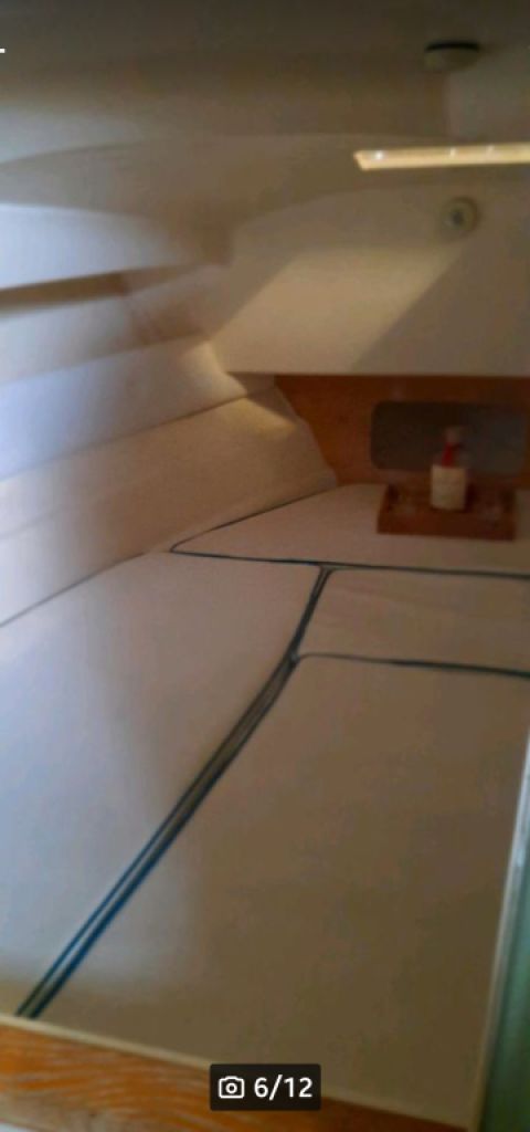 Barco con cabina Hille 560