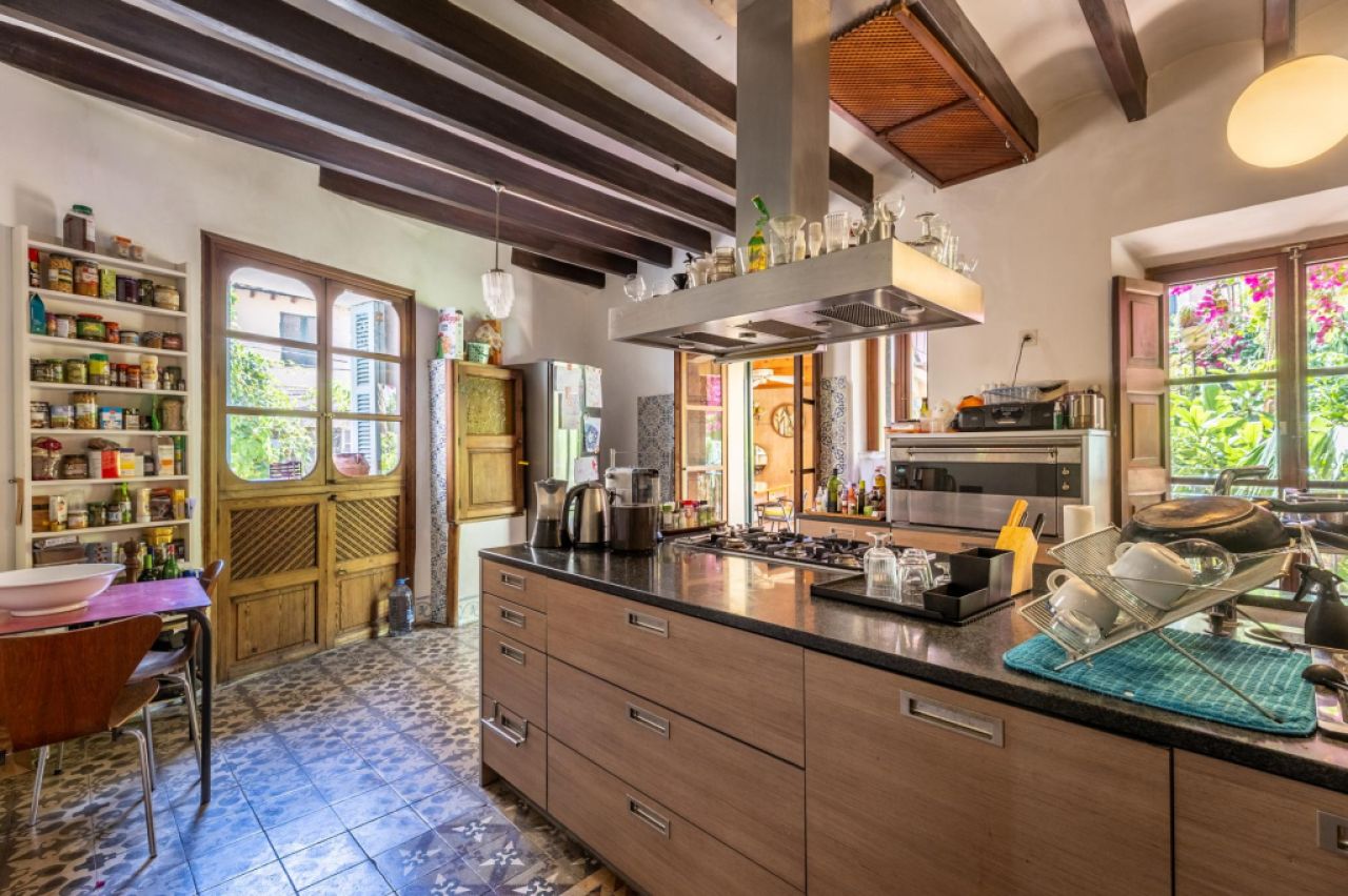 Casa adosada histórica en Sóller cerca del centro