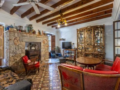 Casa adosada histórica en Sóller cerca del centro