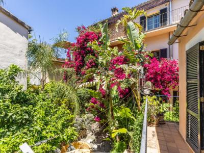 Casa adosada histórica en Sóller cerca del centro