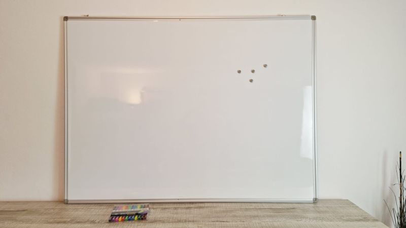 Pizarra magnética de alta calidad 90x120 cm blanca