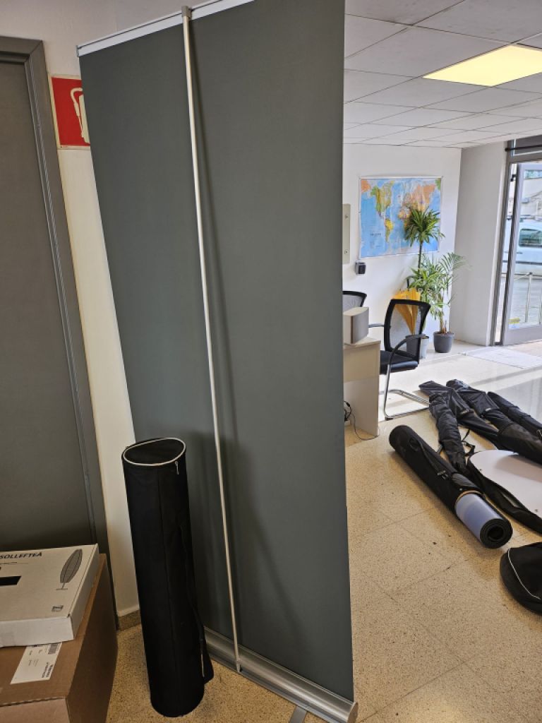 Medios publicitarios de alta calidad de segunda mano – apenas usados