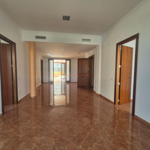 Piso de alta calidad con gran cocina-comedor