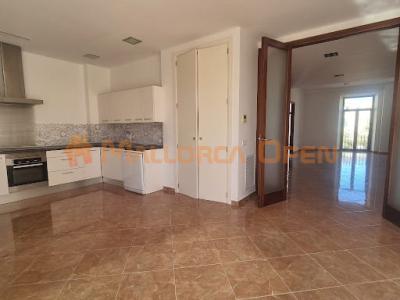 Piso de alta calidad con gran cocina-comedor