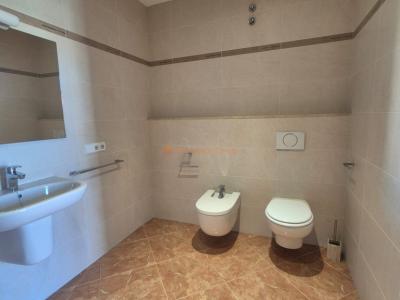 Piso de alta calidad con gran cocina-comedor