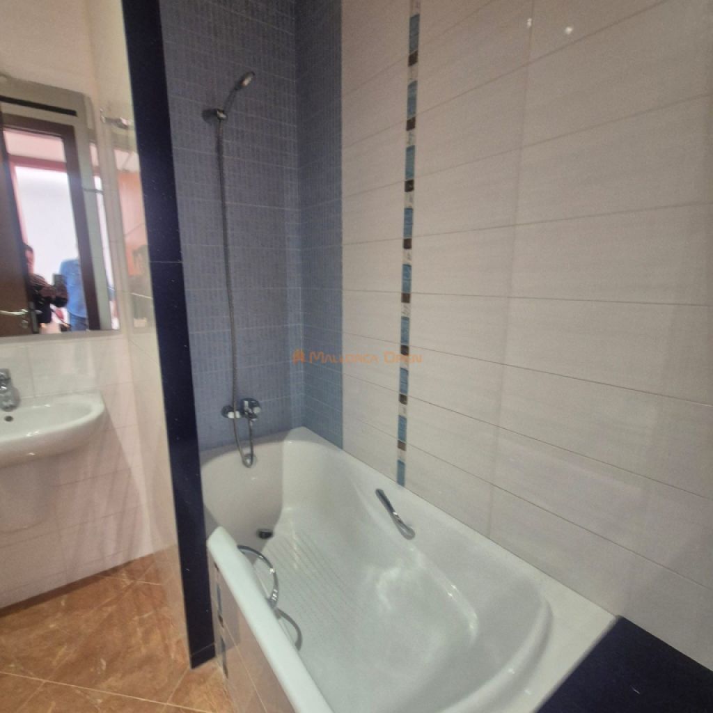 Piso de alta calidad con gran cocina-comedor