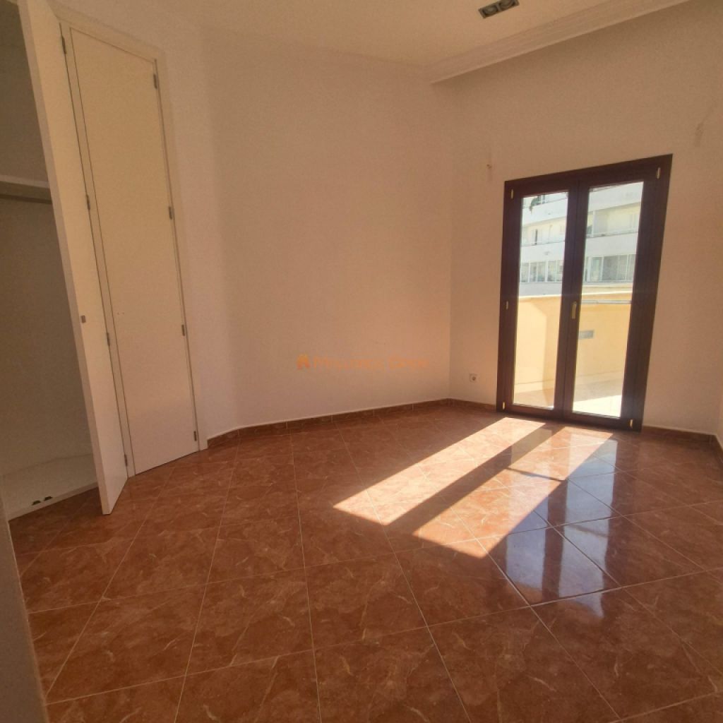 Piso de alta calidad con gran cocina-comedor